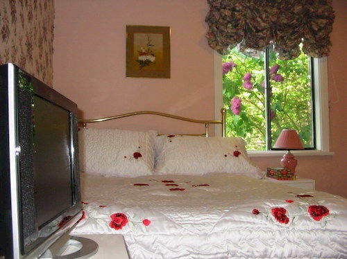 Cadboro Bay Bed & Breakfast Victoria Exterior photo